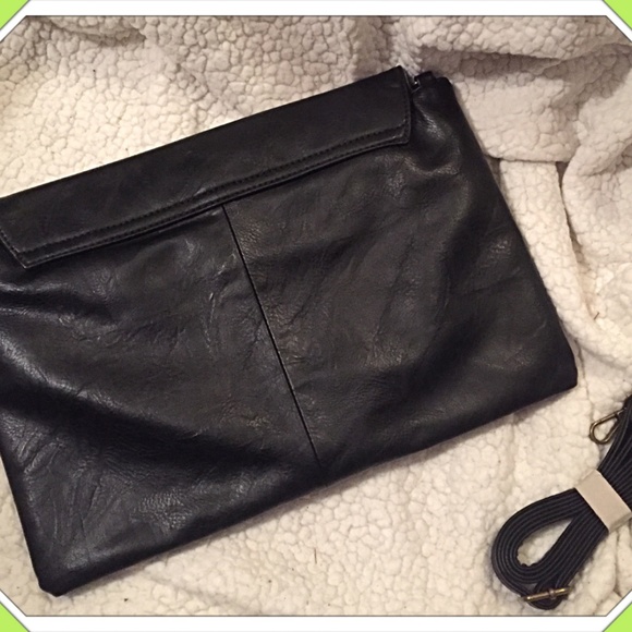 NIGEDU Black Envelope Clutch with Shoulder Strap - Picture 5 of 5